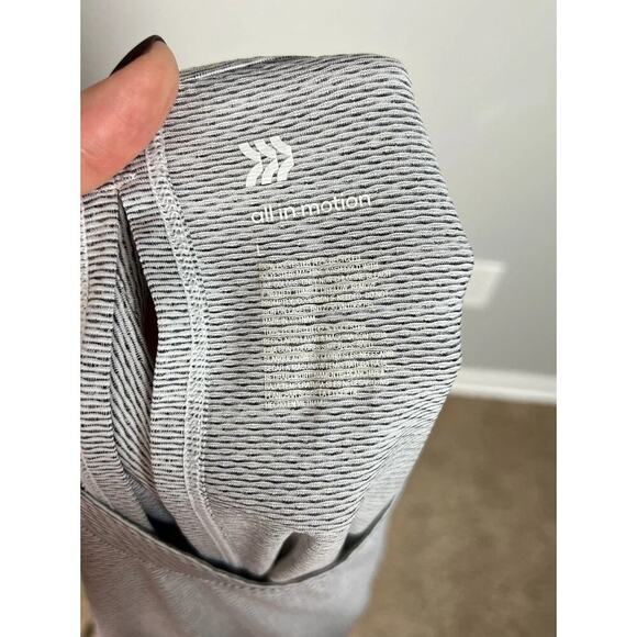 All in Motion Gray Texture Cropped Tee Shirt Size L Activewear Athleisure Womens - Picture 4 of 4